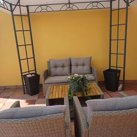 Апартаменты With Garden In Комильяс