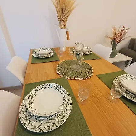 With Garden In Апартаменты Комильяс